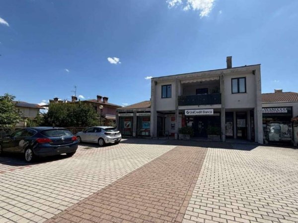 negozio in vendita a Corte Franca