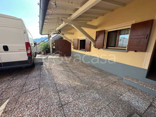 appartamento in vendita a Corte Franca in zona Colombaro