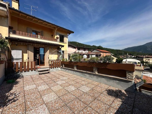 appartamento in vendita a Corte Franca in zona Colombaro