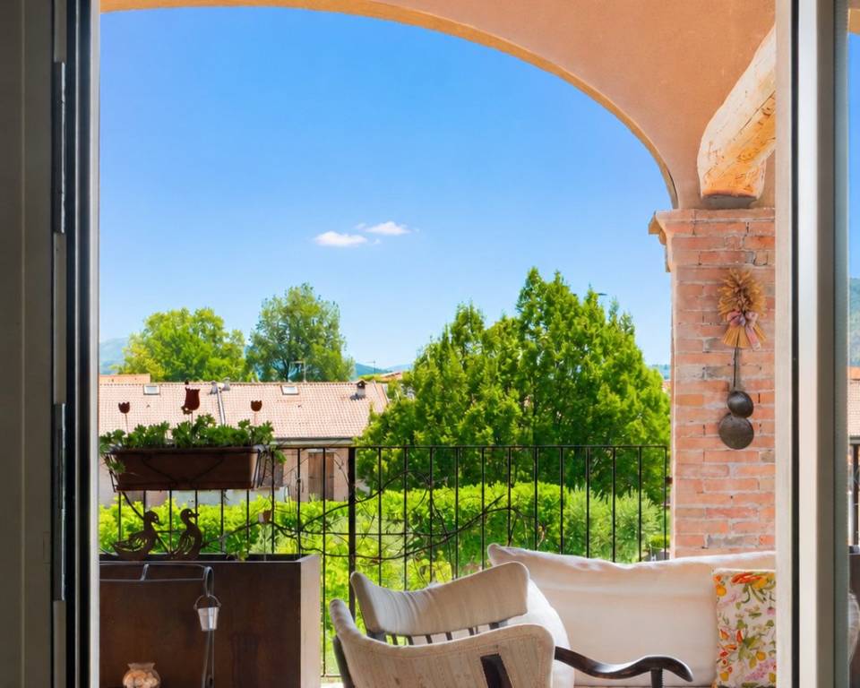 appartamento in vendita a Corte Franca in zona Colombaro