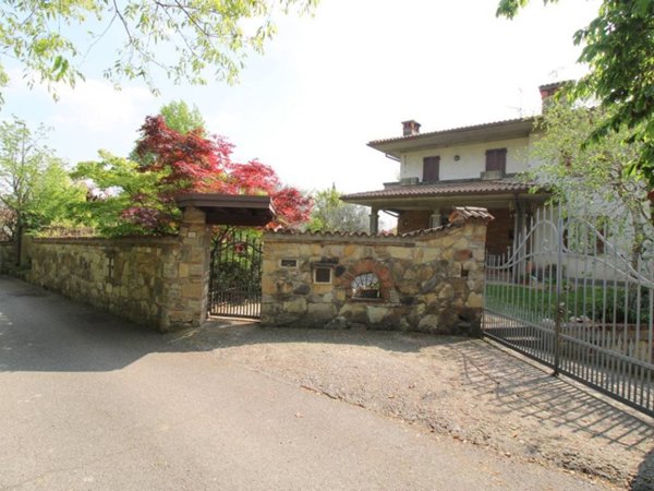 casa indipendente in vendita a Corte Franca in zona Nigoline Bonomelli