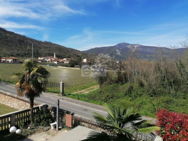 appartamento in vendita a Corte Franca in zona Colombaro