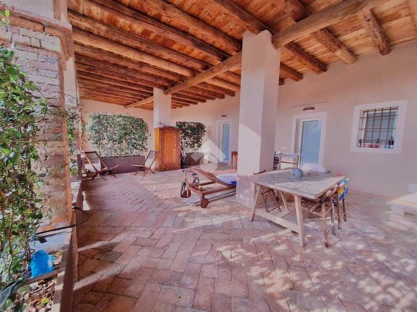 appartamento in vendita a Corte Franca in zona Colombaro