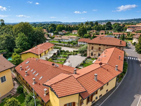 appartamento in vendita a Corte Franca in zona Nigoline Bonomelli