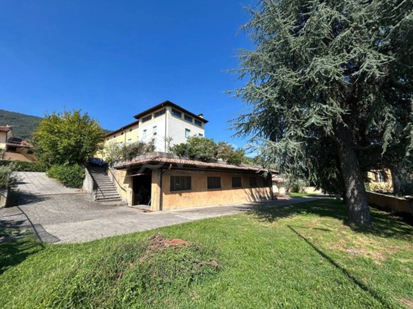 casa indipendente in vendita a Corte Franca in zona Colombaro