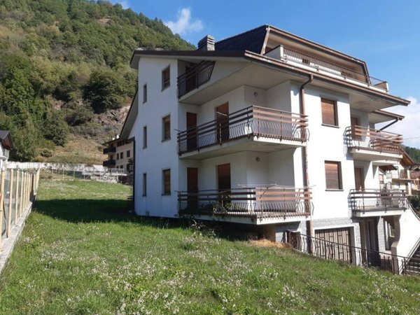 casa indipendente in vendita a Corteno Golgi in zona Galleno