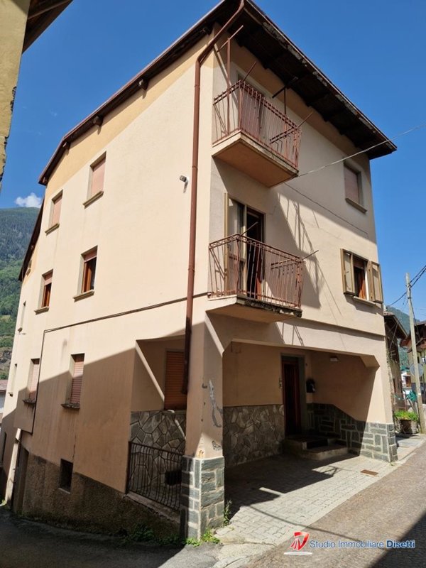 casa semindipendente in vendita a Corteno Golgi in zona Santicolo
