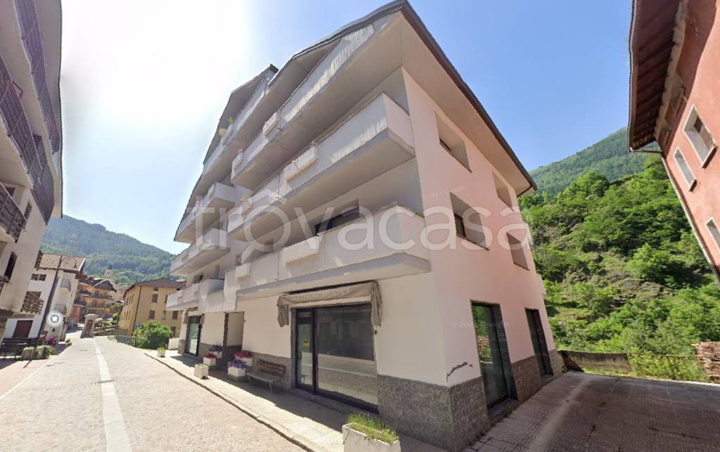 negozio in vendita a Corteno Golgi