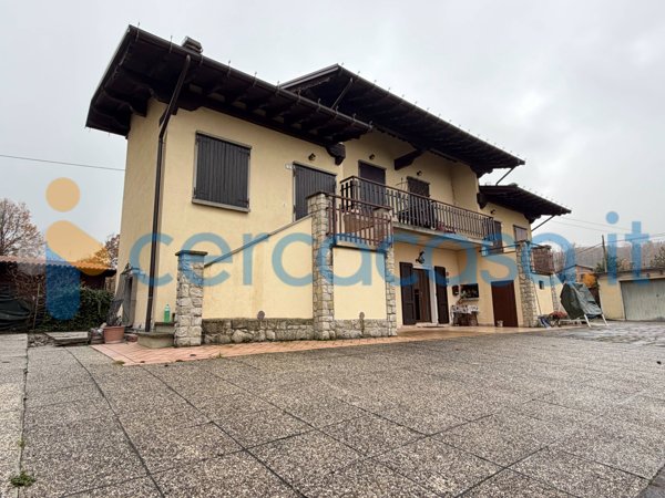 casa indipendente in vendita a Corteno Golgi in zona Sant'Antonio