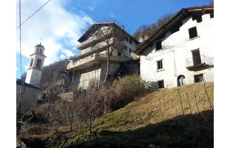 casa indipendente in vendita a Corteno Golgi in zona Lombro