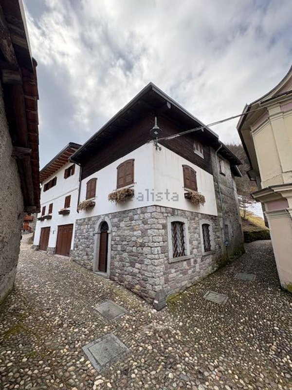 casa indipendente in vendita a Corteno Golgi in zona Sant'Antonio