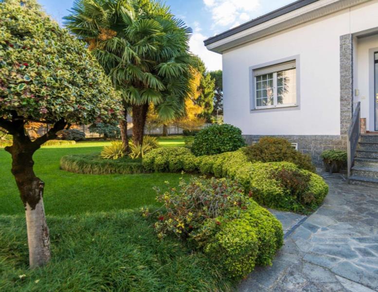 casa indipendente in vendita a Corteno Golgi in zona Ronco