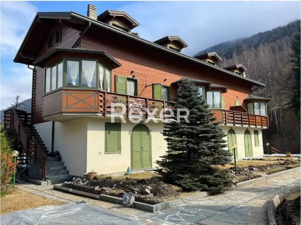 casa indipendente in vendita a Corteno Golgi in zona San Pietro
