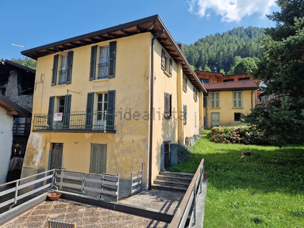 casa indipendente in vendita a Corteno Golgi in zona Santicolo