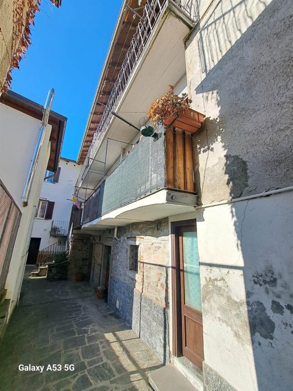 casa indipendente in vendita a Corteno Golgi in zona Ronco