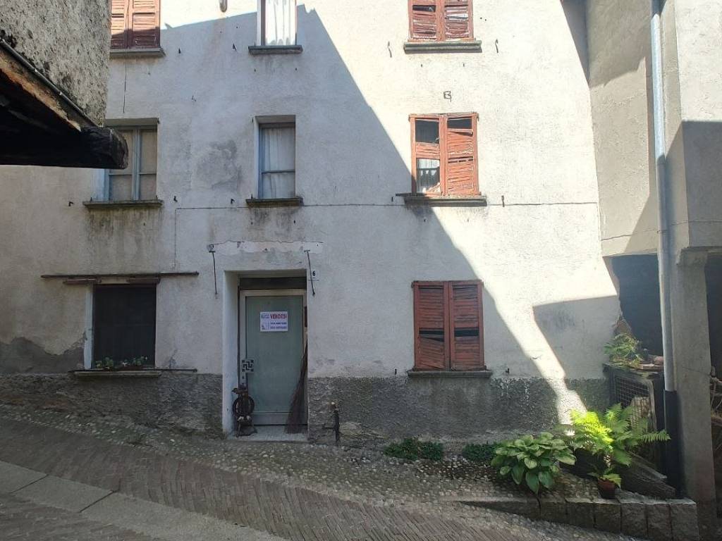 casa indipendente in vendita a Corteno Golgi in zona Santicolo