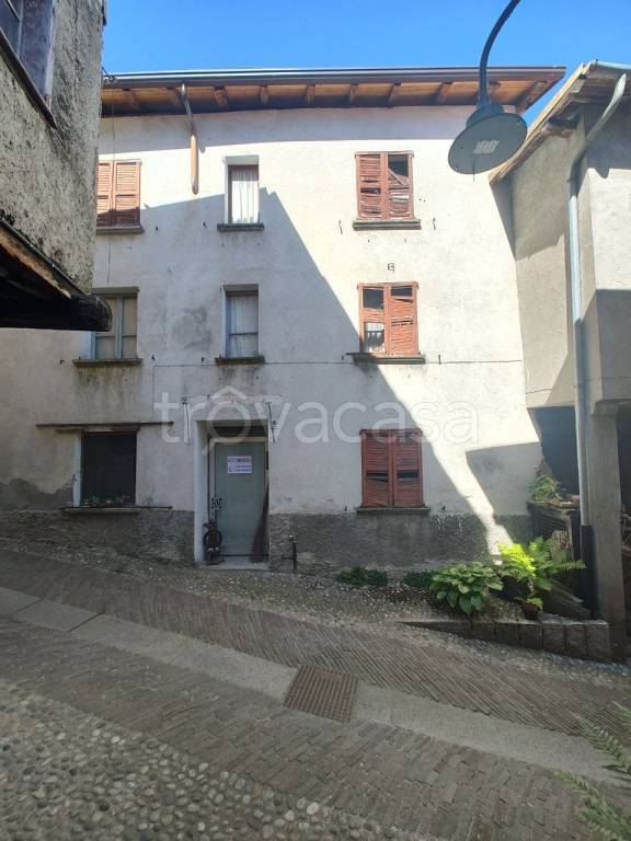 casa indipendente in vendita a Corteno Golgi in zona Santicolo