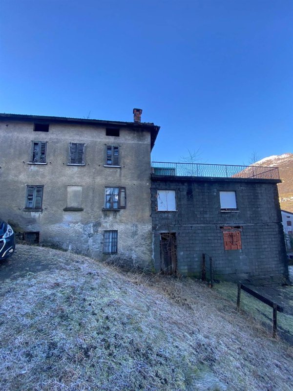 casa indipendente in vendita a Corteno Golgi in zona Santicolo