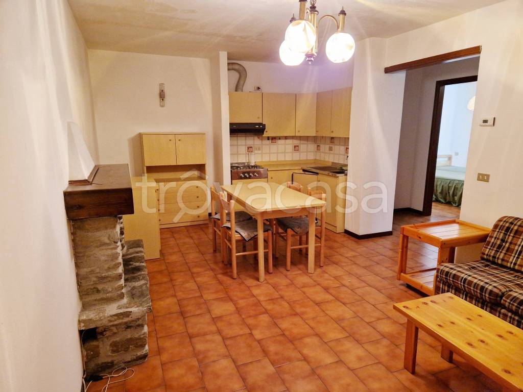appartamento in vendita a Corteno Golgi in zona Galleno