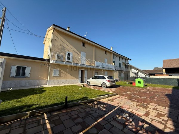 casa indipendente in vendita a Corzano