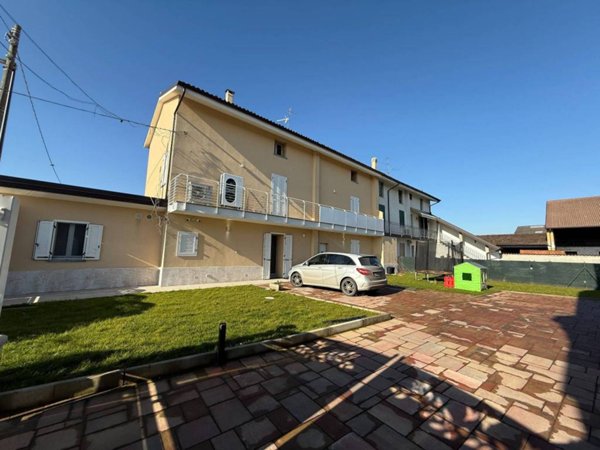 casa indipendente in vendita a Corzano