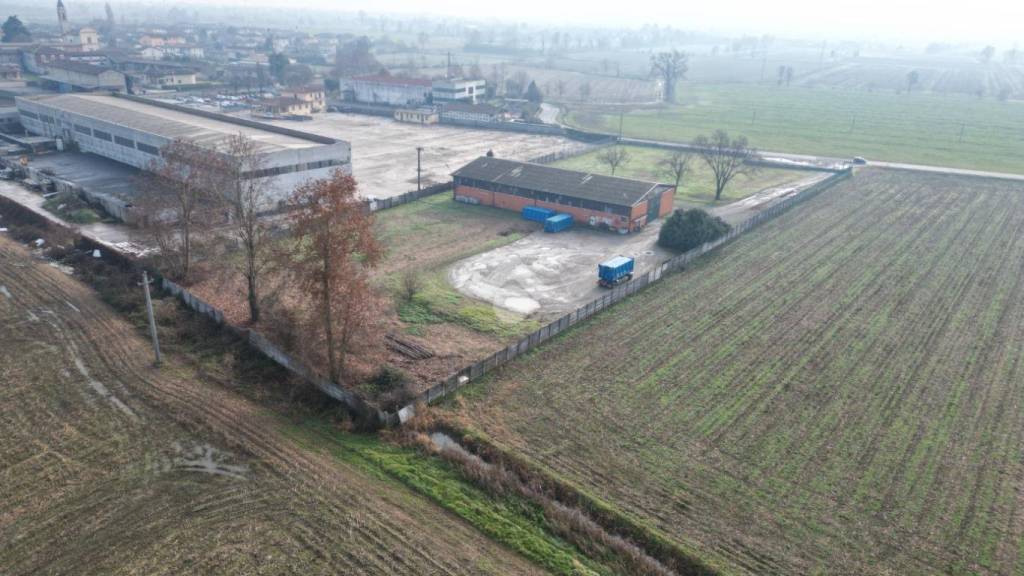 locale commerciale in vendita a Corzano in zona Bargnano