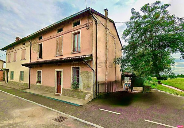 casa indipendente in vendita a Corzano