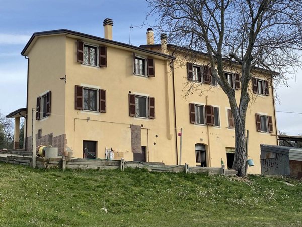 casa indipendente in vendita a Darfo Boario Terme in zona Montecchio