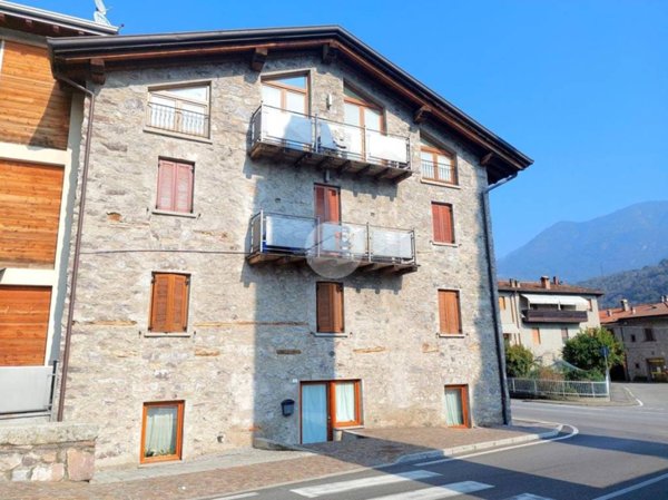 appartamento in vendita a Darfo Boario Terme in zona Erbanno