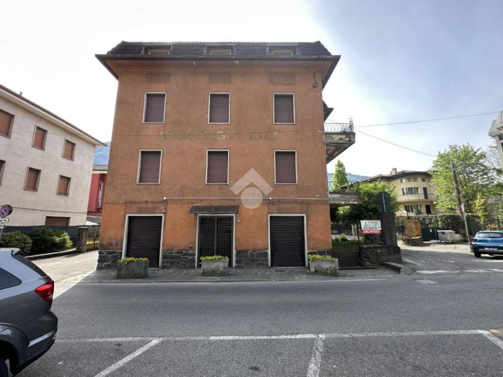 negozio in vendita a Darfo Boario Terme