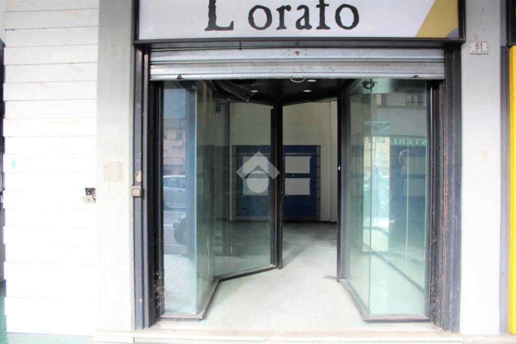 negozio in vendita a Darfo Boario Terme in zona Boario Terme