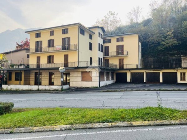 negozio in vendita a Darfo Boario Terme in zona Boario Terme