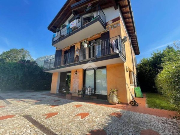 negozio in vendita a Darfo Boario Terme in zona Boario Terme