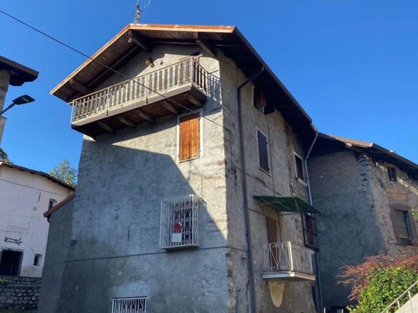 casa indipendente in vendita a Darfo Boario Terme in zona Gorzone