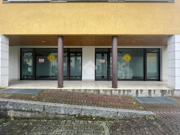 negozio in vendita a Darfo Boario Terme in zona Boario Terme