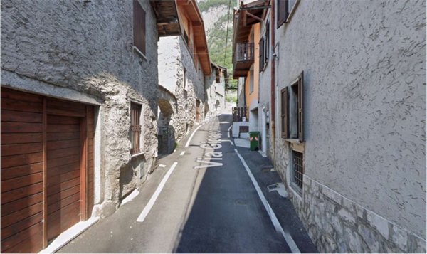 locale commerciale in vendita a Darfo Boario Terme in zona Boario Terme