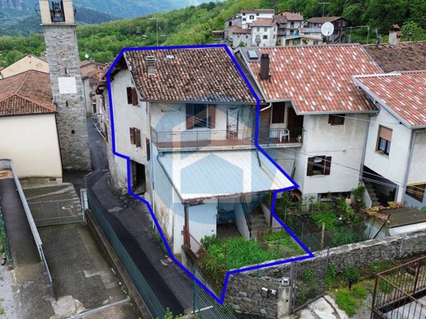 casa indipendente in vendita a Darfo Boario Terme in zona Fucine
