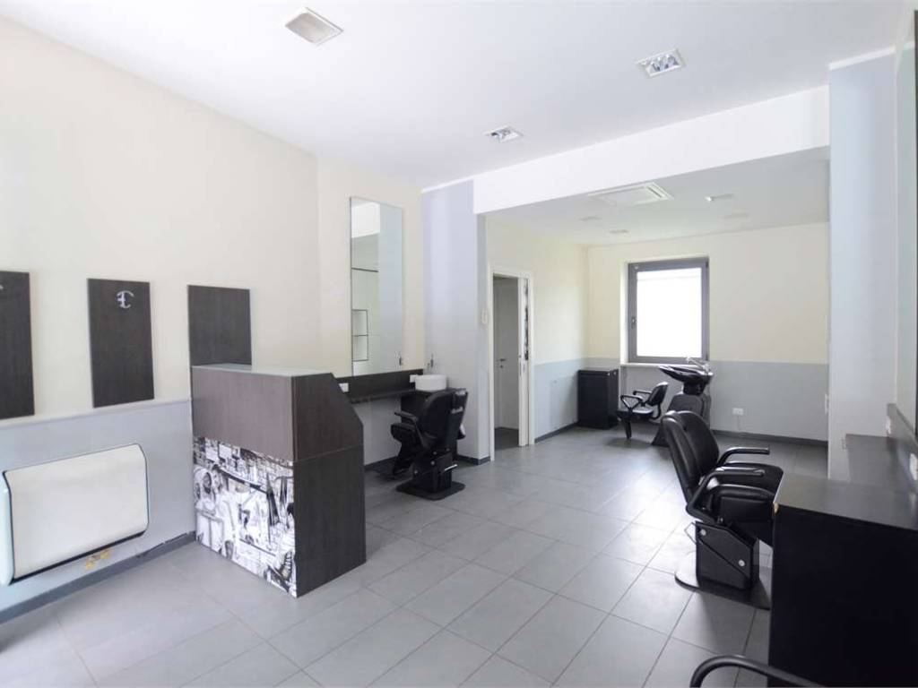negozio in vendita a Darfo Boario Terme