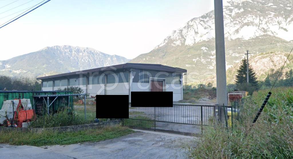 locale commerciale in vendita a Darfo Boario Terme