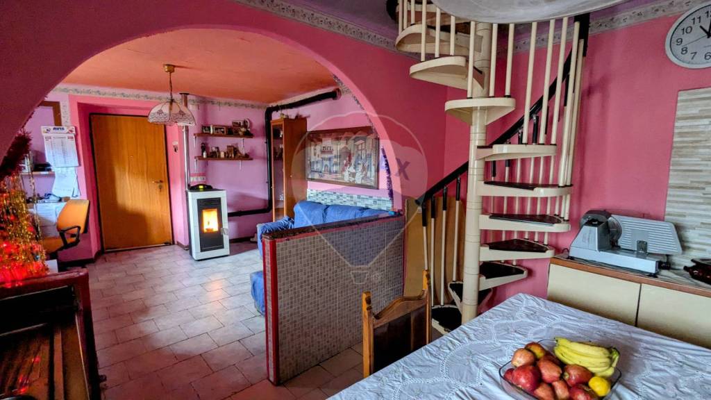 casa semindipendente in vendita a Darfo Boario Terme in zona Fucine