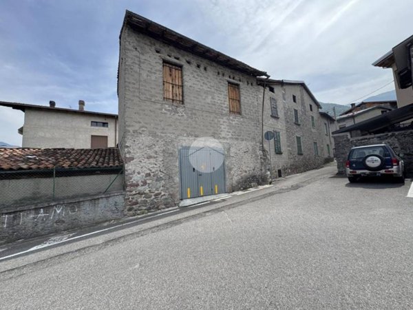 casa indipendente in vendita a Darfo Boario Terme in zona Pellalepre