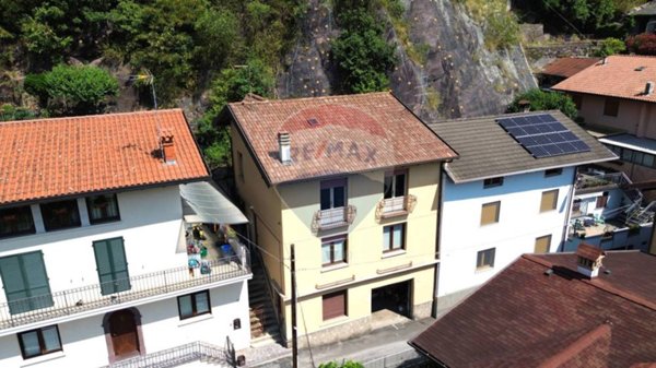 casa indipendente in vendita a Darfo Boario Terme in zona Corna