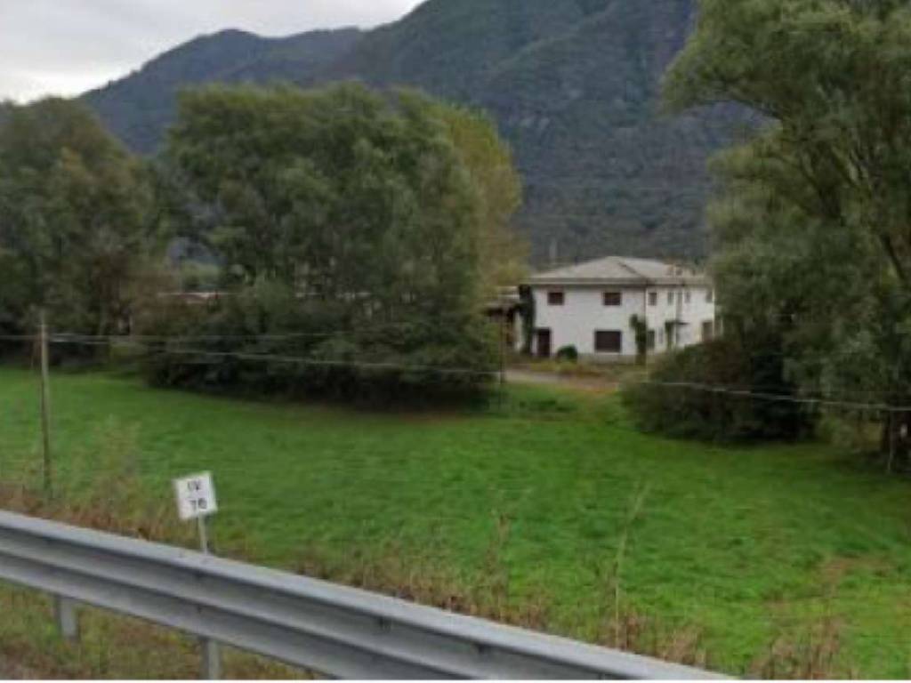 locale commerciale in vendita a Darfo Boario Terme
