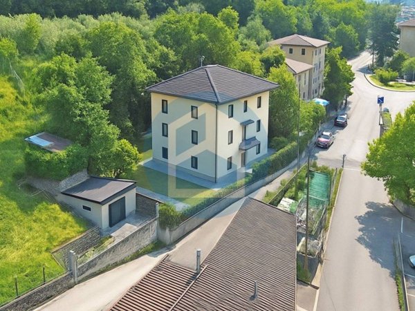 casa indipendente in vendita a Darfo Boario Terme in zona Boario Terme