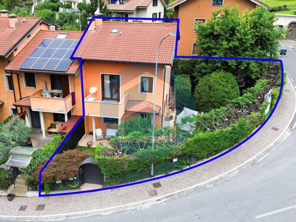 casa indipendente in vendita a Darfo Boario Terme in zona Erbanno