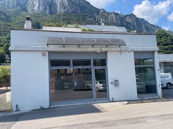 ufficio in vendita a Darfo Boario Terme in zona Boario Terme