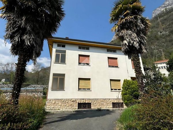 casa indipendente in vendita a Darfo Boario Terme in zona Boario Terme