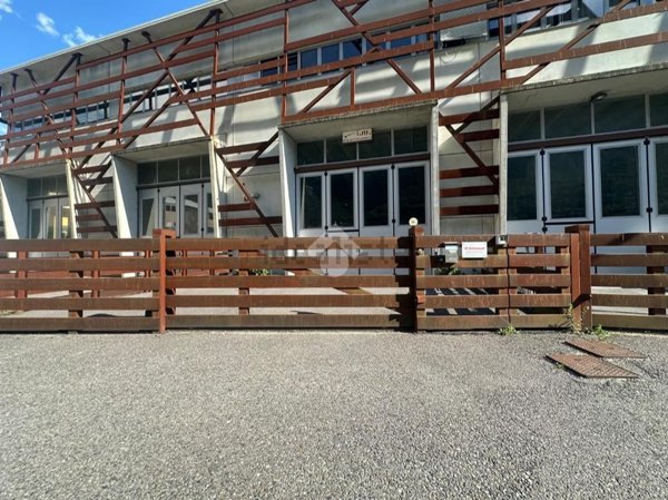 locale di sgombero in vendita a Darfo Boario Terme in zona Boario Terme