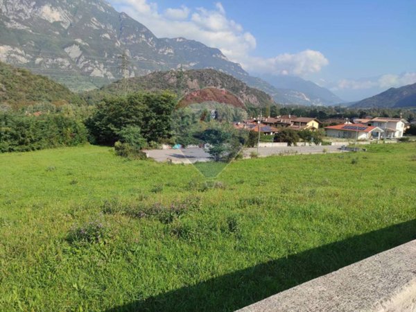 terreno edificabile in vendita a Darfo Boario Terme in zona Montecchio