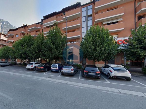 negozio in vendita a Darfo Boario Terme in zona Boario Terme